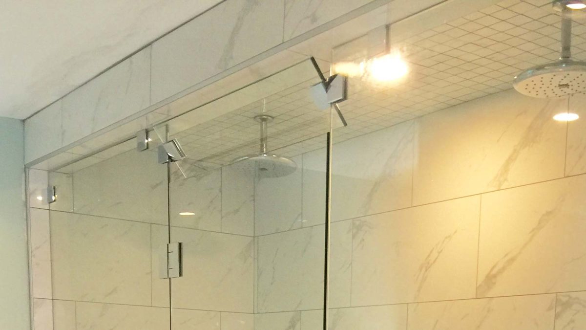 vango glass steam shower with transom vent